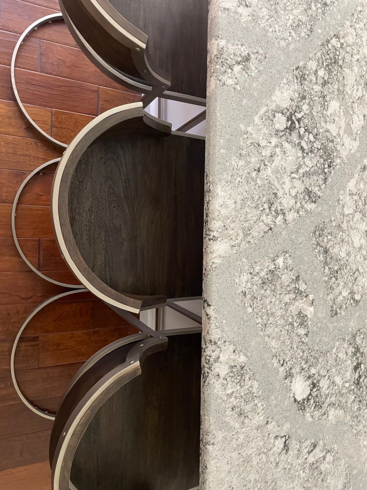 Inspiration for a transitional kitchen remodel in Omaha