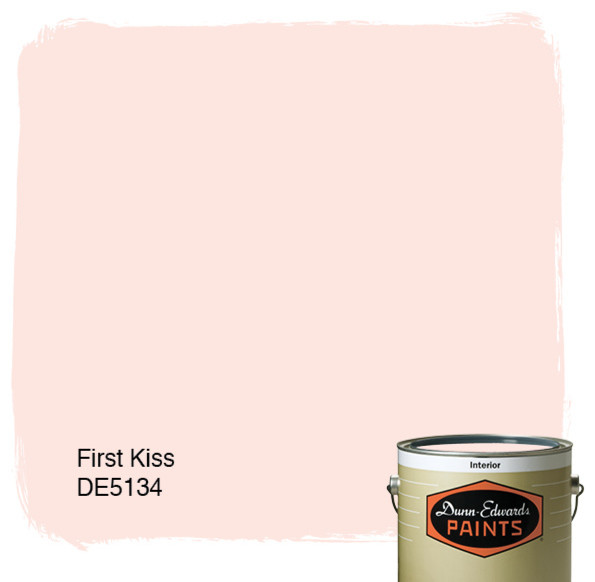 Dunn-Edwards Paints First Kiss DE5134