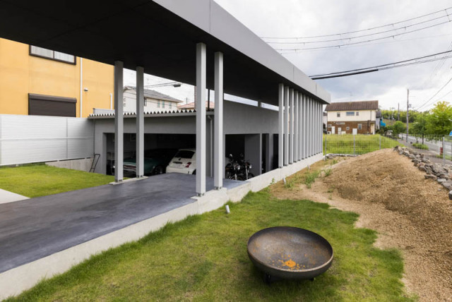 木津川のガレージハウス moderno-porche