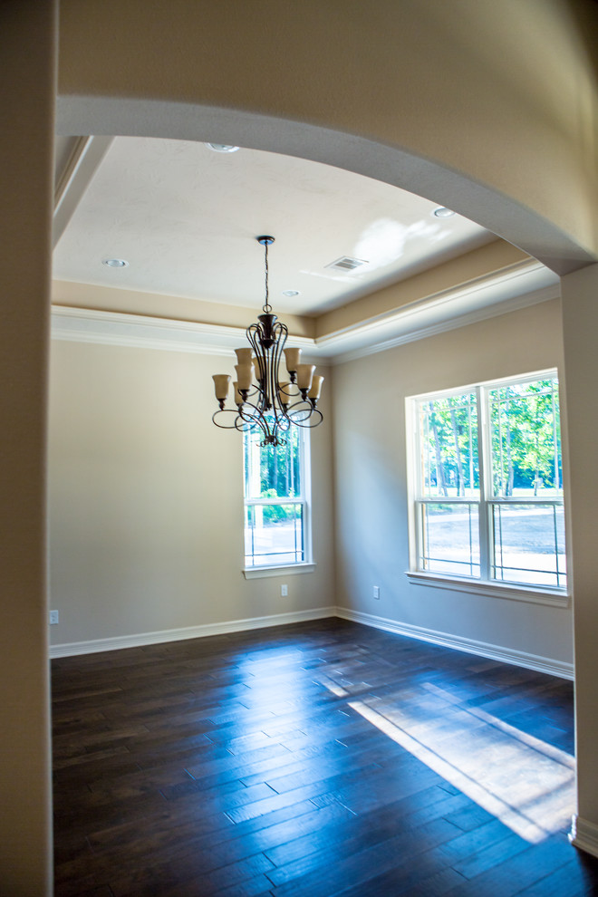 Home design - rustic home design idea in Houston