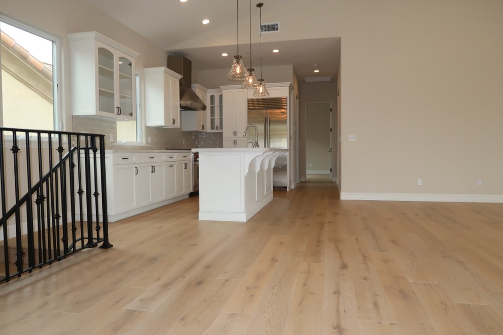 Light Hardwood Project Kitchen, Living Room, Staircase & Entry Los