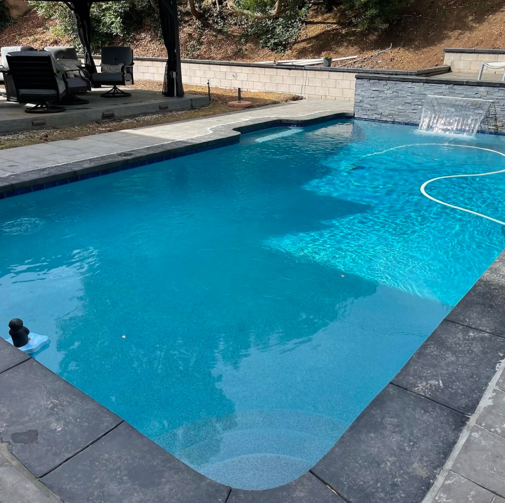 Aqua White - Mini Pebble Finish