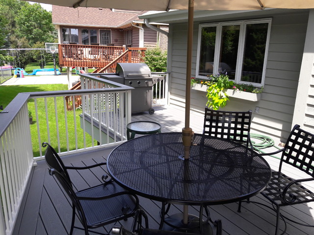 Trex Select Pebble Grey deck with Westbury White Aluminum rail in Excelsior MN contemporary-terrace