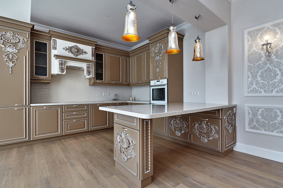 033 Квартира  в высотном доме с выходом на крышу.