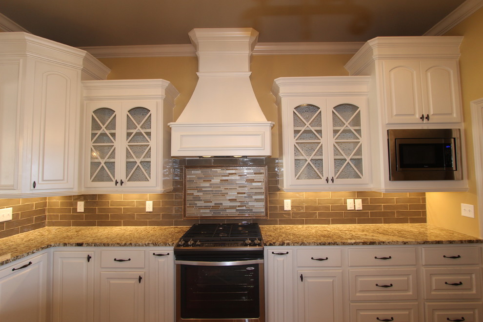Mid-sized kitchen photo in Jackson