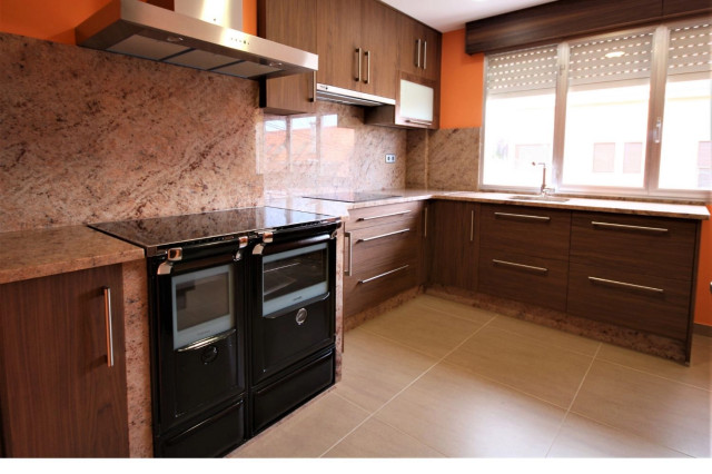 MODELO MALLORCA NOGAL rustic-kitchen