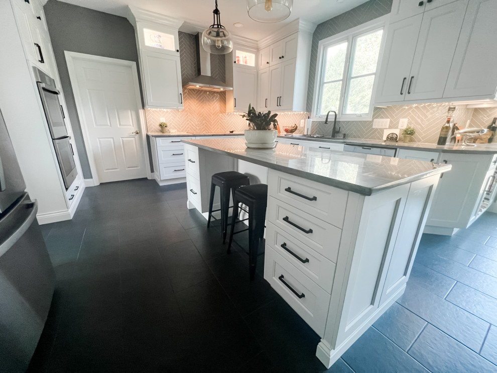 Transitional kitchen photo in Baltimore