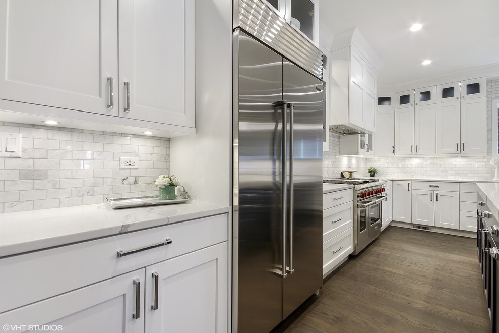 Example of a transitional kitchen design in Chicago