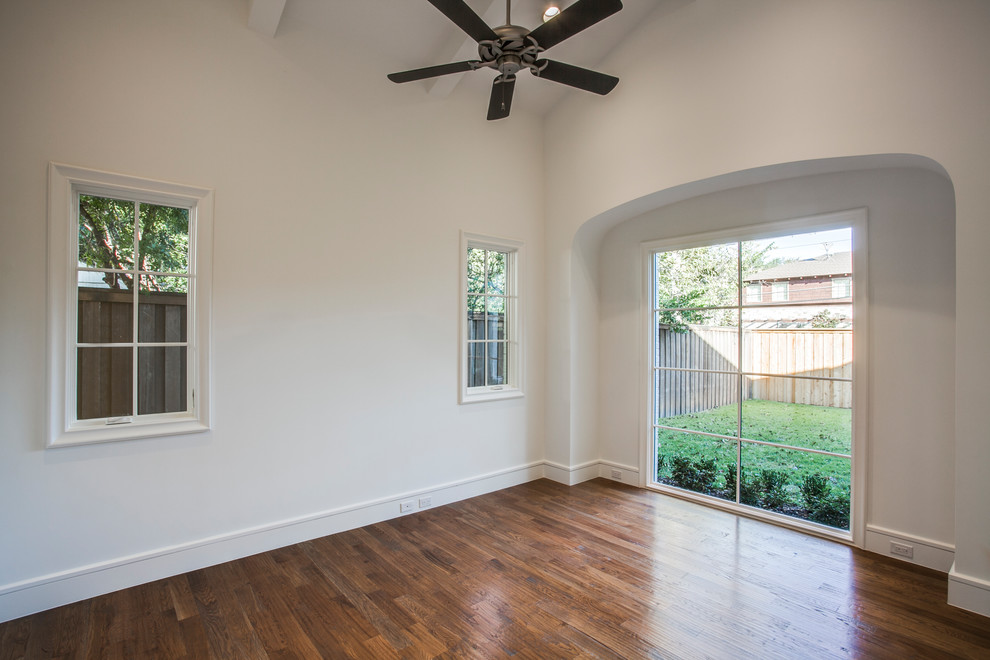 Home design - transitional home design idea in Dallas