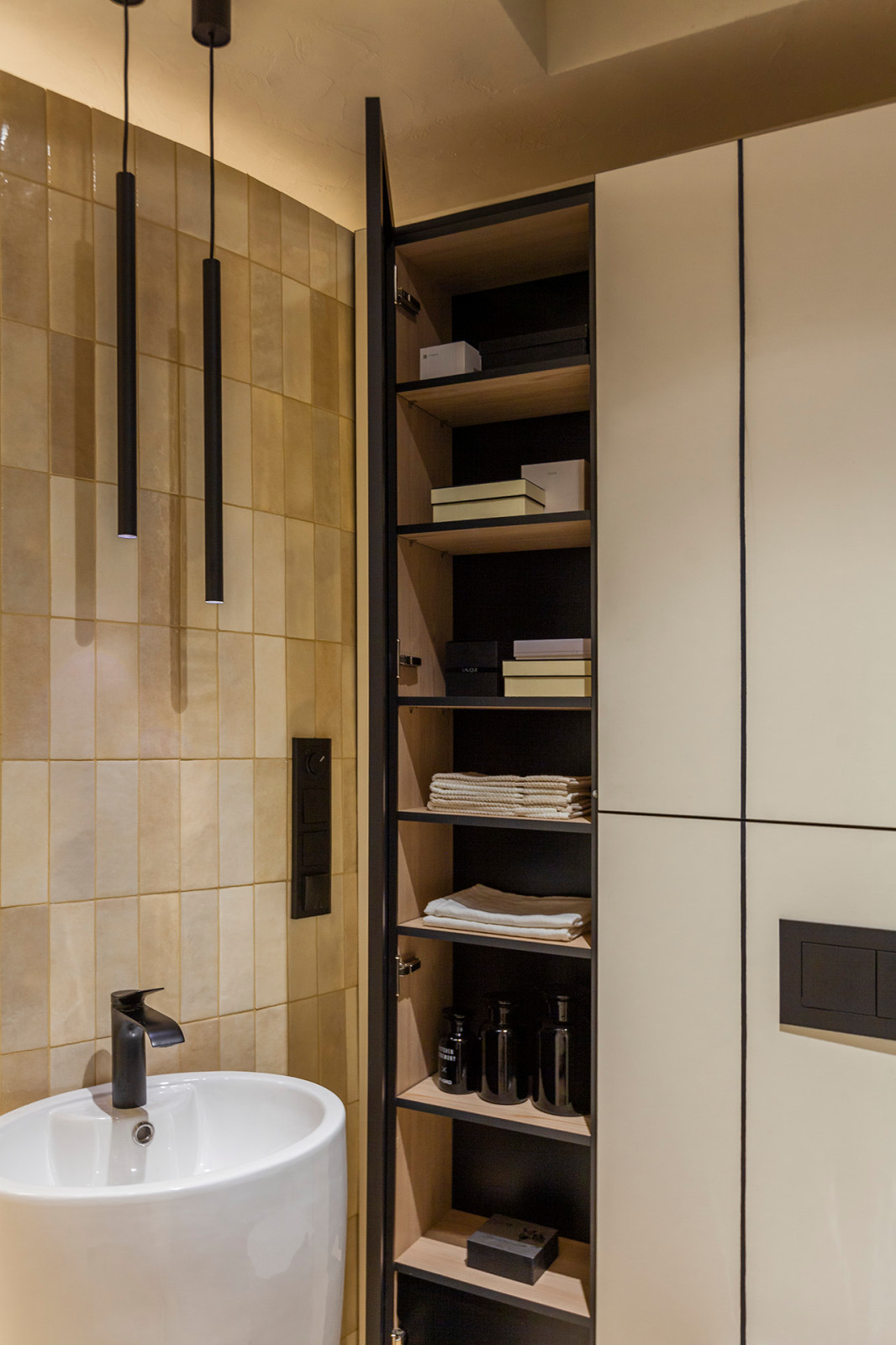 Добрая квартира - интерьер 49м² в доме XIX века