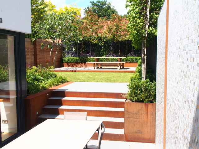 Muscle Hill garden contemporary-garden