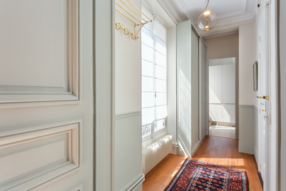 Photo of a transitional home design in Paris.