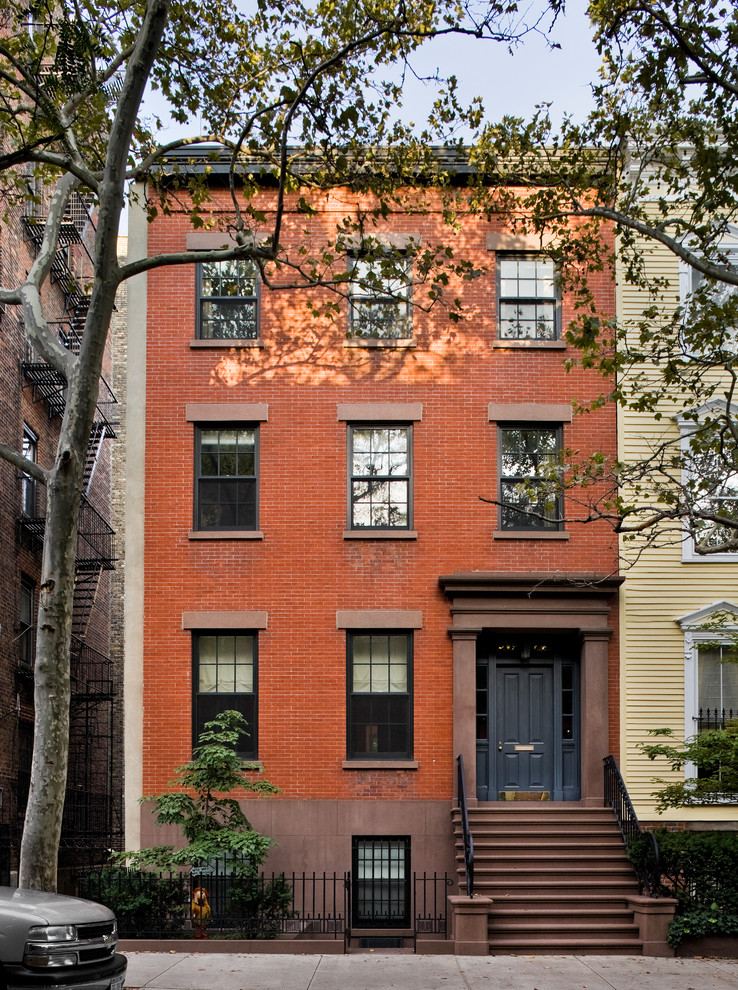 Inspiration for a traditional home design in New York.