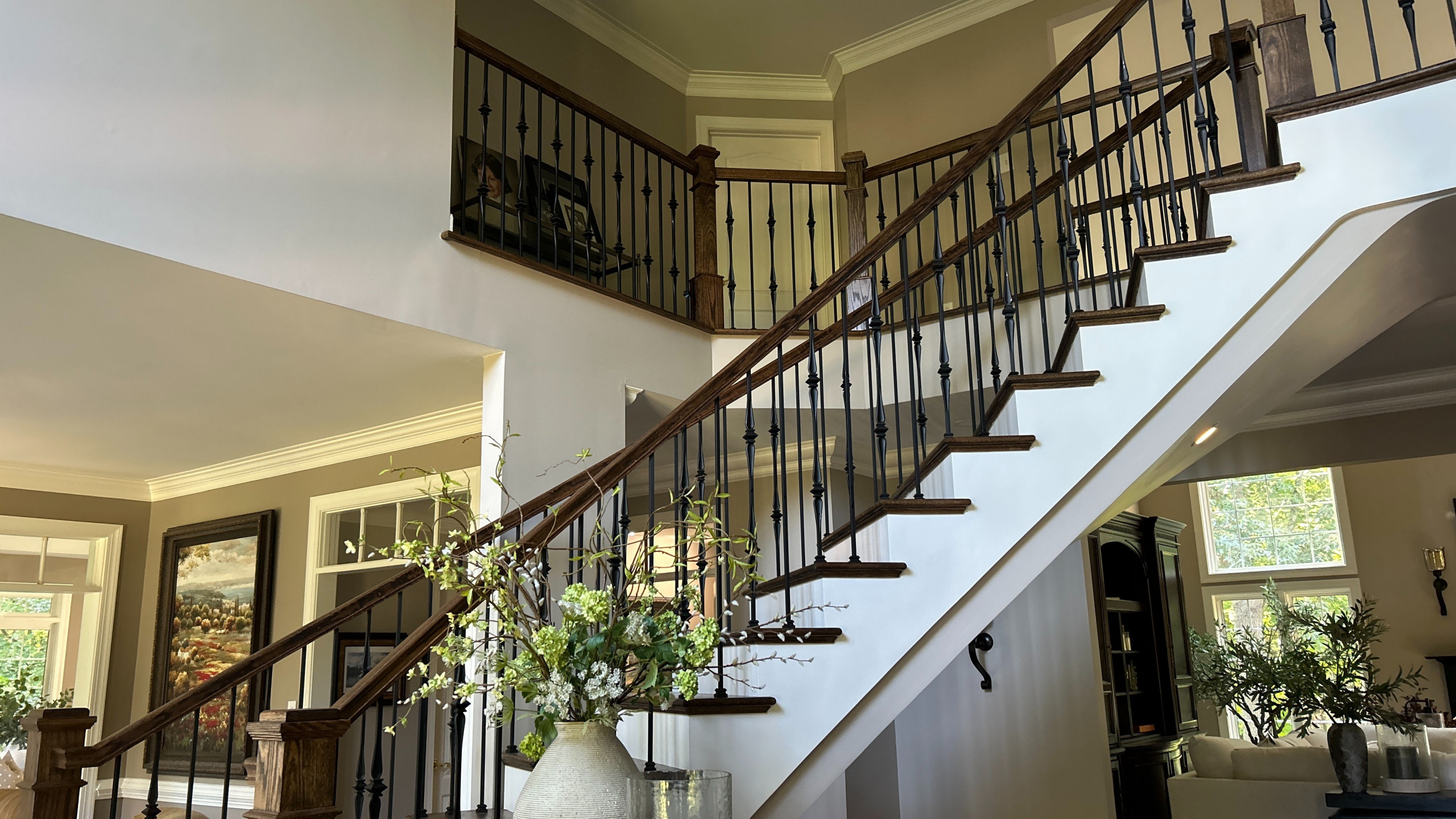 Project #157 | Traditional Curved Foyer Staircase