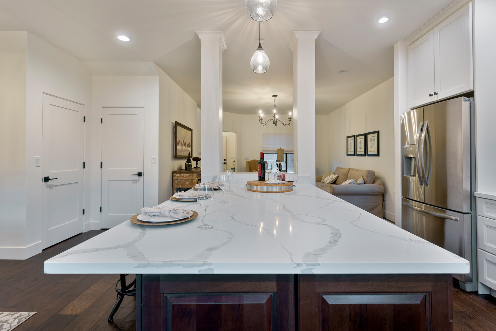 Home design - transitional home design idea