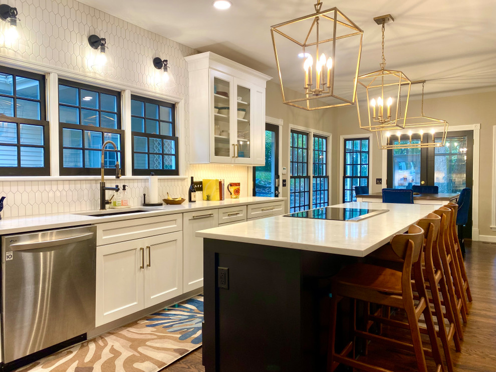 Kitchen - transitional kitchen idea in St Louis