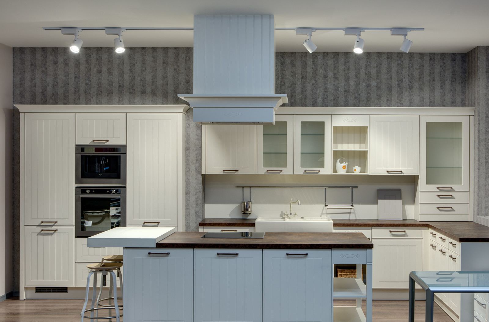 FREEDOM HOUSE — Освещение магазина мебели и декора