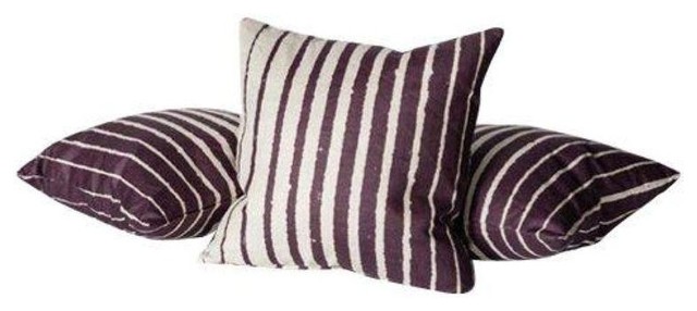 Pre-owned Patterned Throw Pillows in Plum