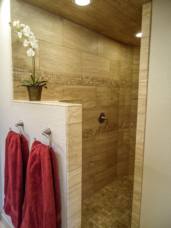 Example of a transitional bathroom design in Phoenix