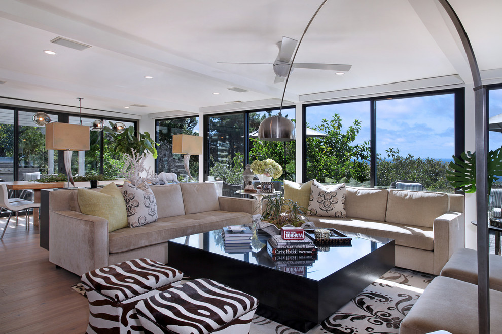 Example of a transitional home design design in Orange County