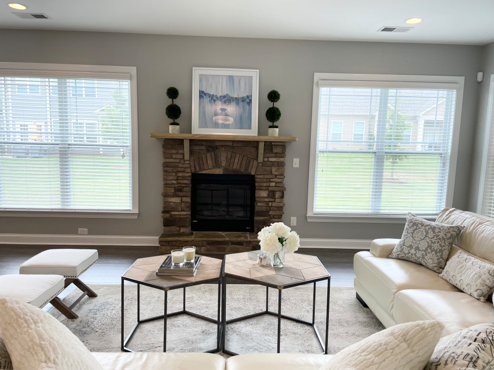 Home design - transitional home design idea in Charlotte