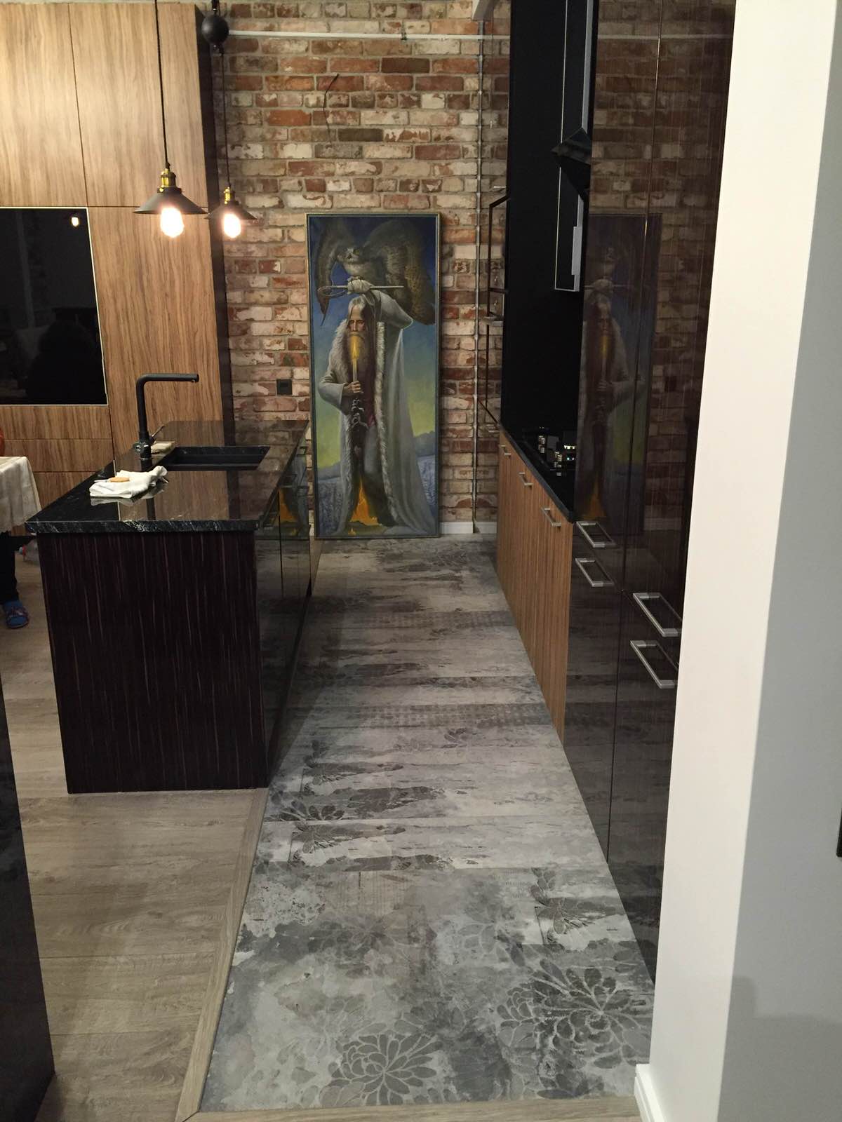 Кирпич в кухне по дизайну нашего Заказчика.