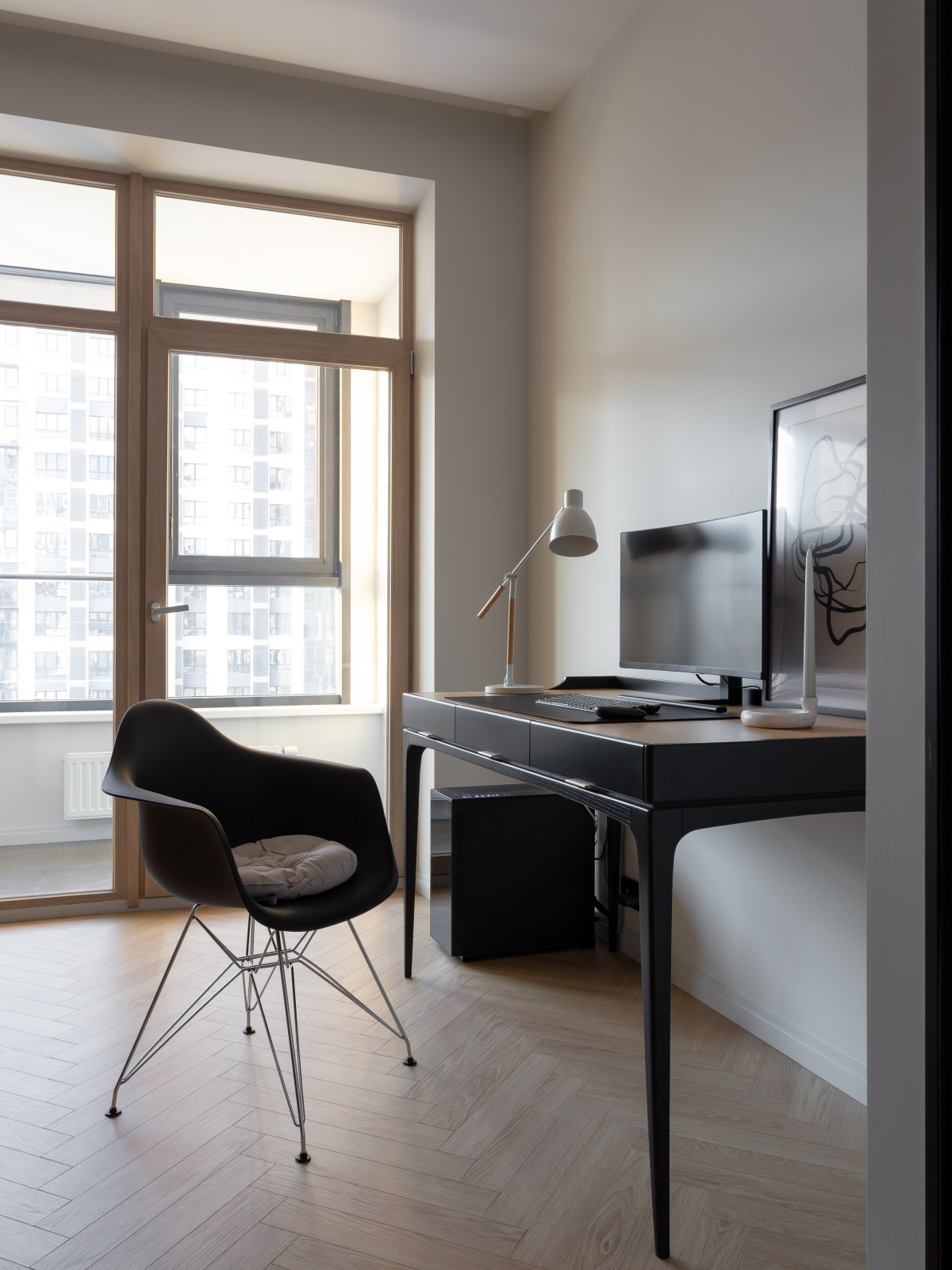 Графичный "Черно-белый" интерьер для студентки архитектурного ВУЗа