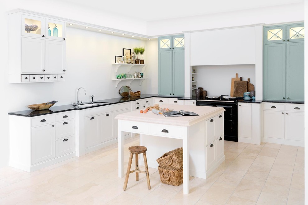 This is an example of a transitional kitchen in Aalborg.