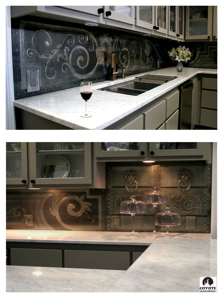 Example of a minimalist kitchen design in Austin