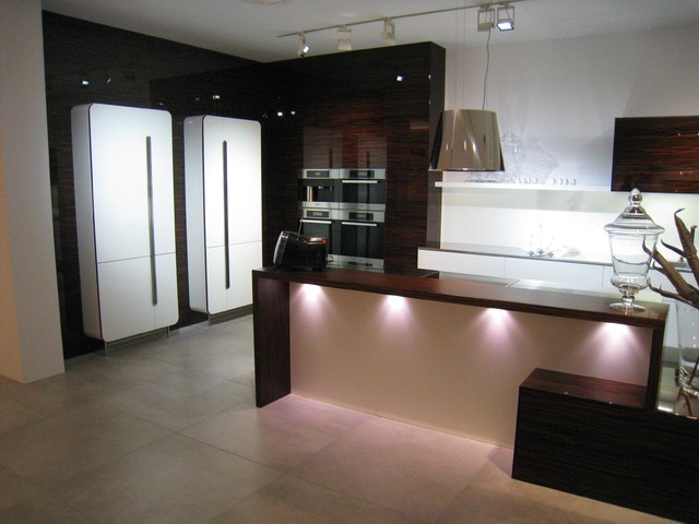 Modern Kitchen Wilmington Hacker Kitchen Showroom in Germany modern-kitchen