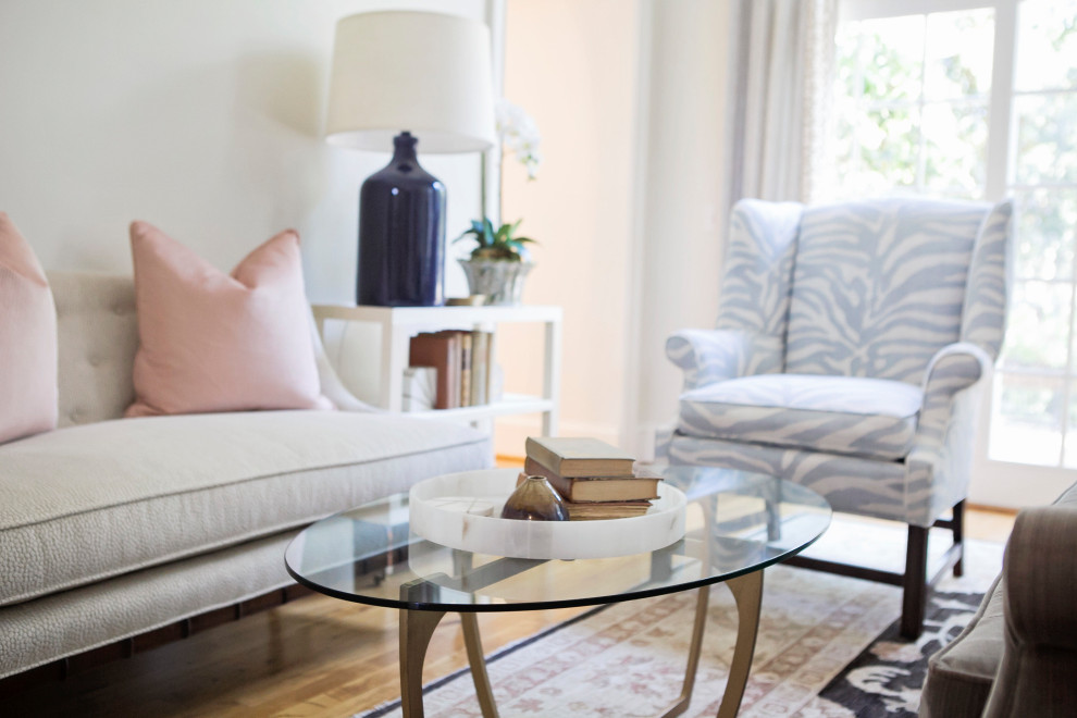Example of a transitional home design design in Atlanta