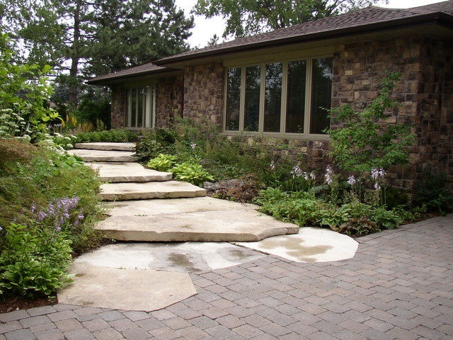 Curb Appeal classico-giardino