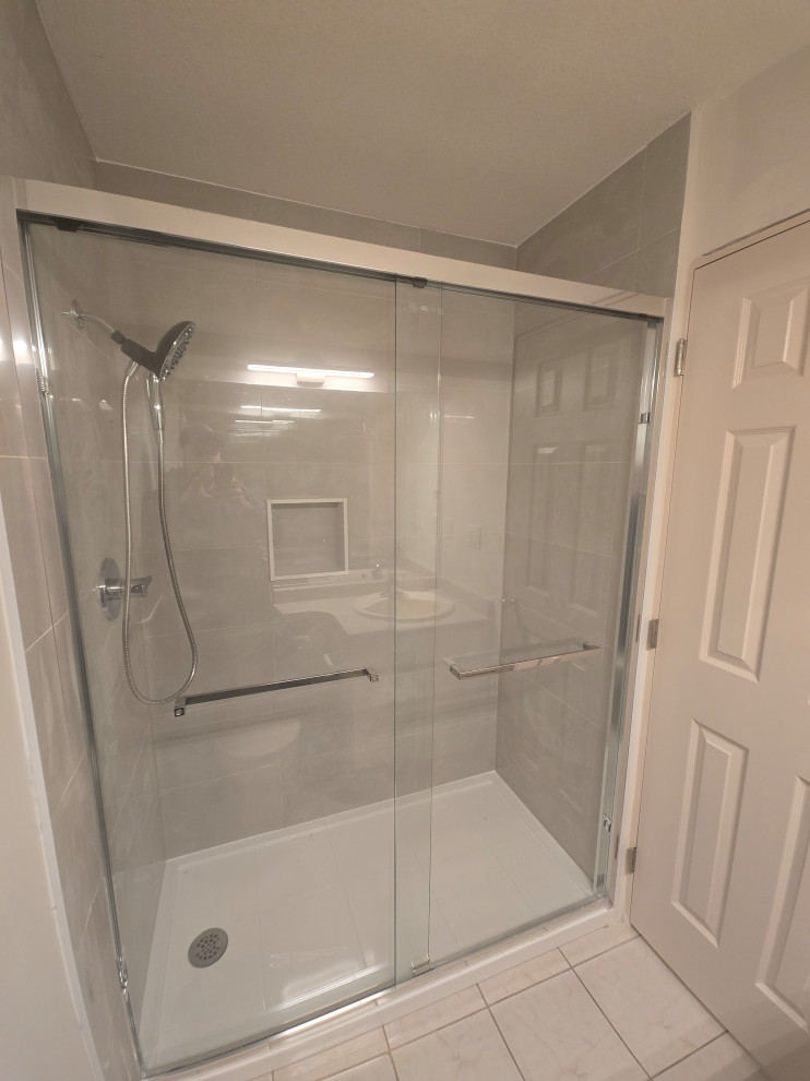 Richmond main floor bathroom