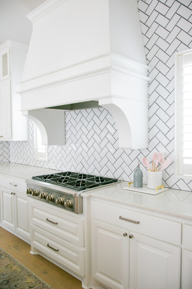 Inspiration for a transitional kitchen remodel in Houston