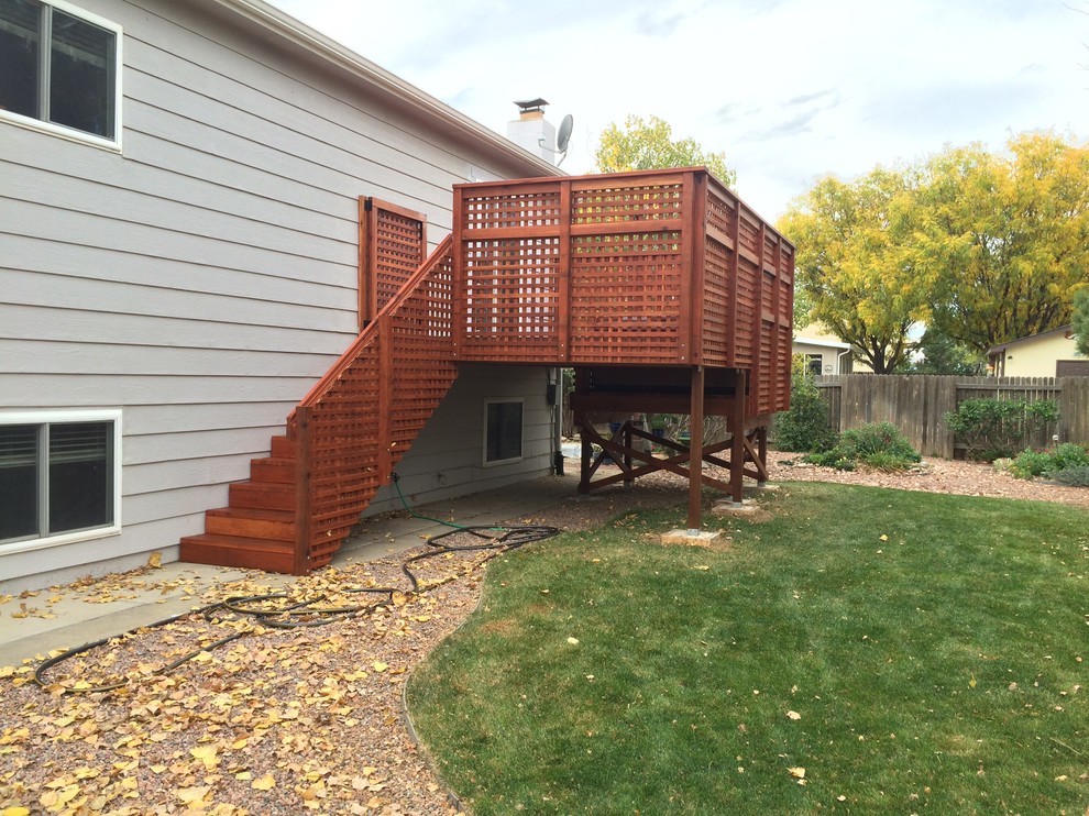 Photo of a mid-sized traditional deck in Denver with no cover.