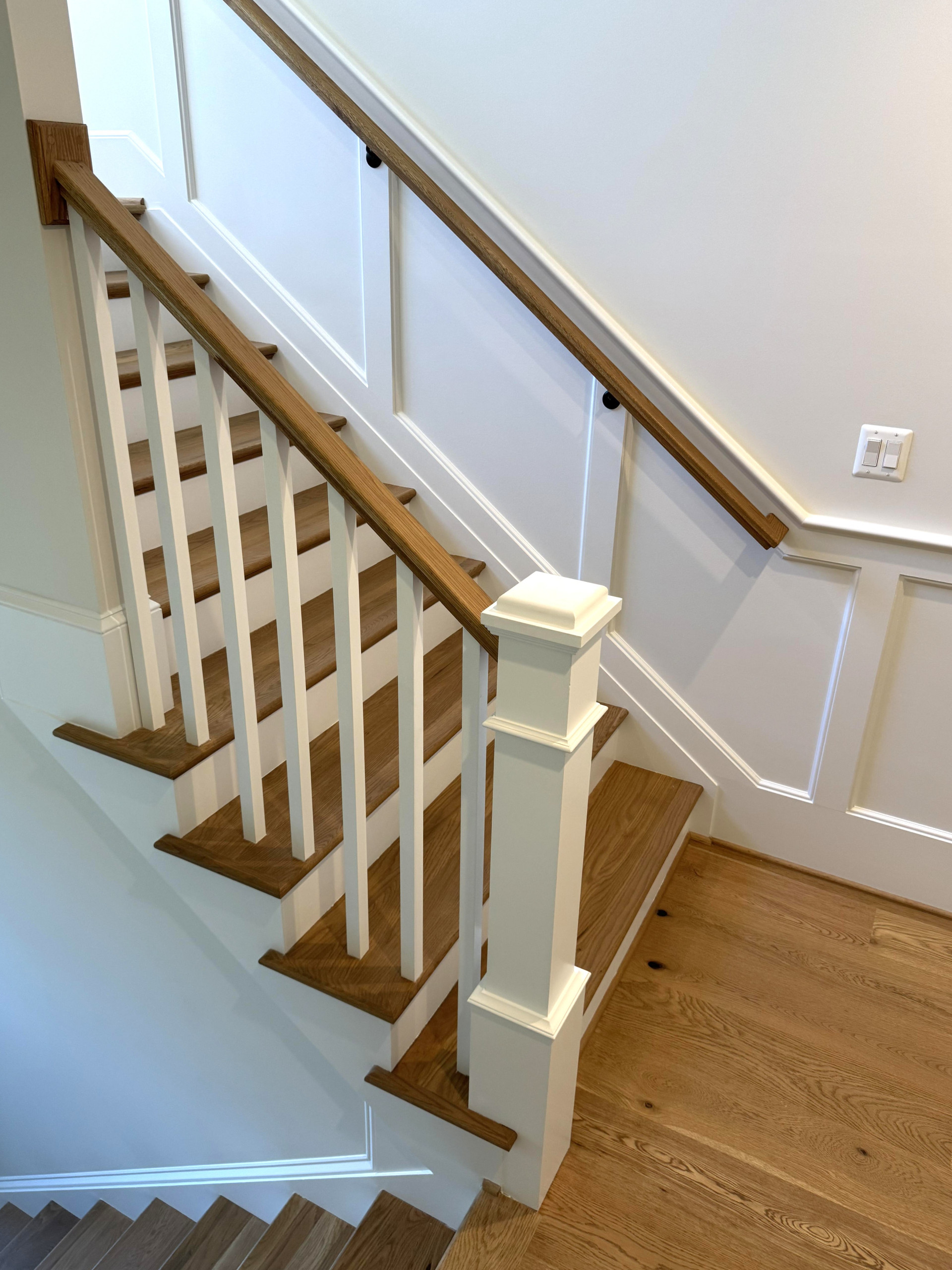 141_Timeless U Shaped Stair with Traditional Box Newels, Arlington, VA 22207