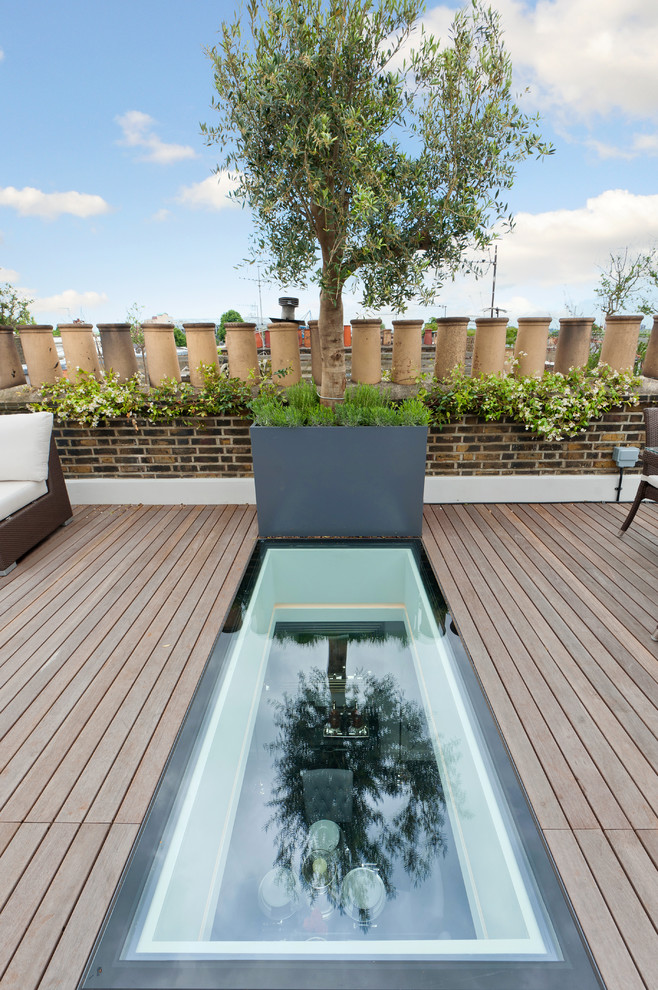Transitional deck in London.