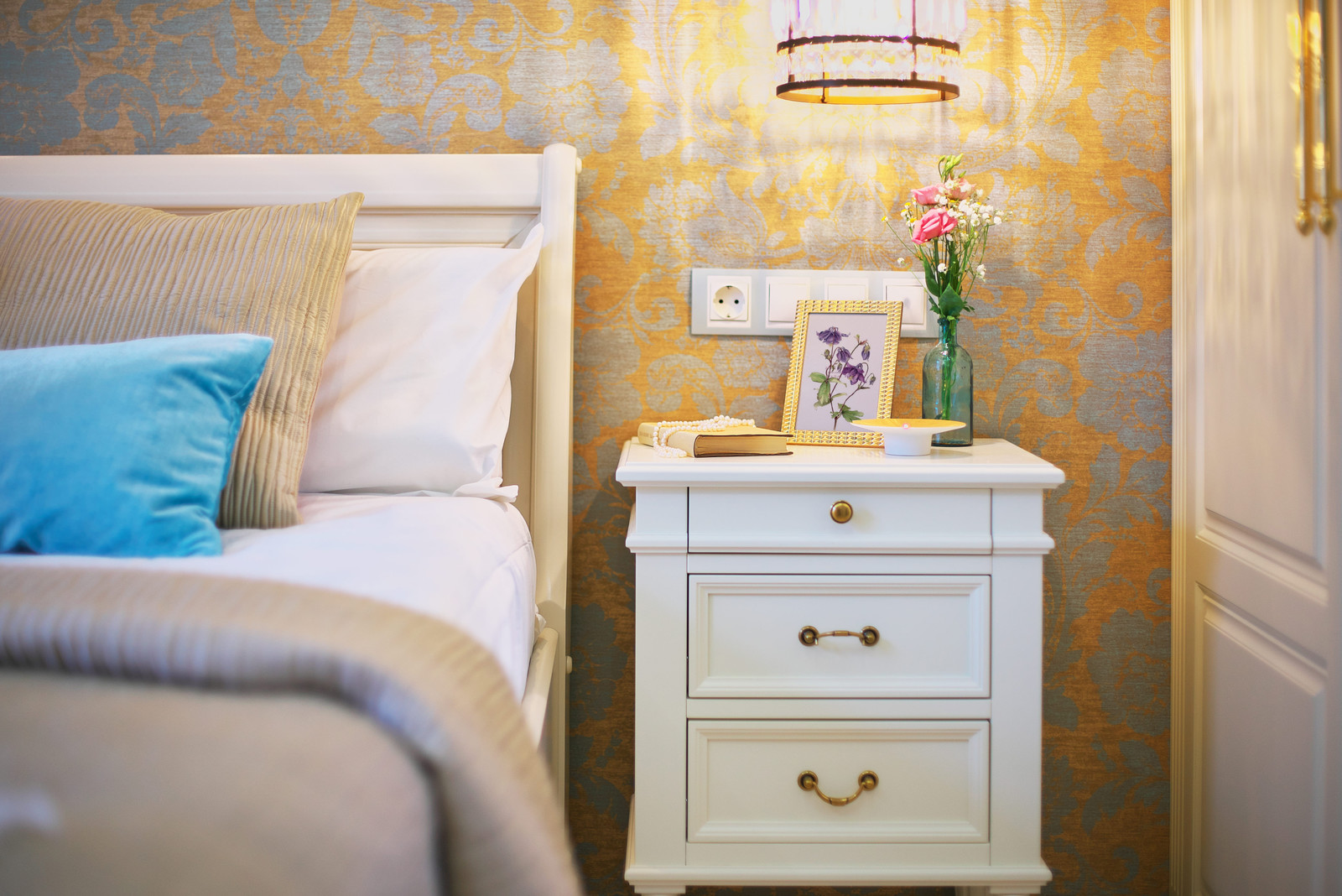 Золото на голубом