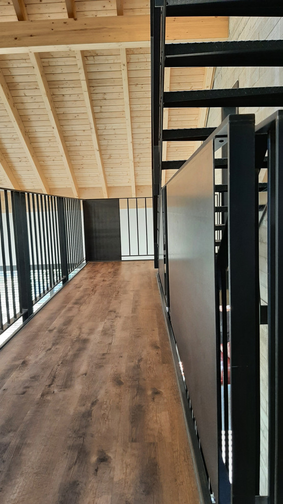 Gerade, Geräumige Industrial Metalltreppe mit Stahlgeländer in Düsseldorf