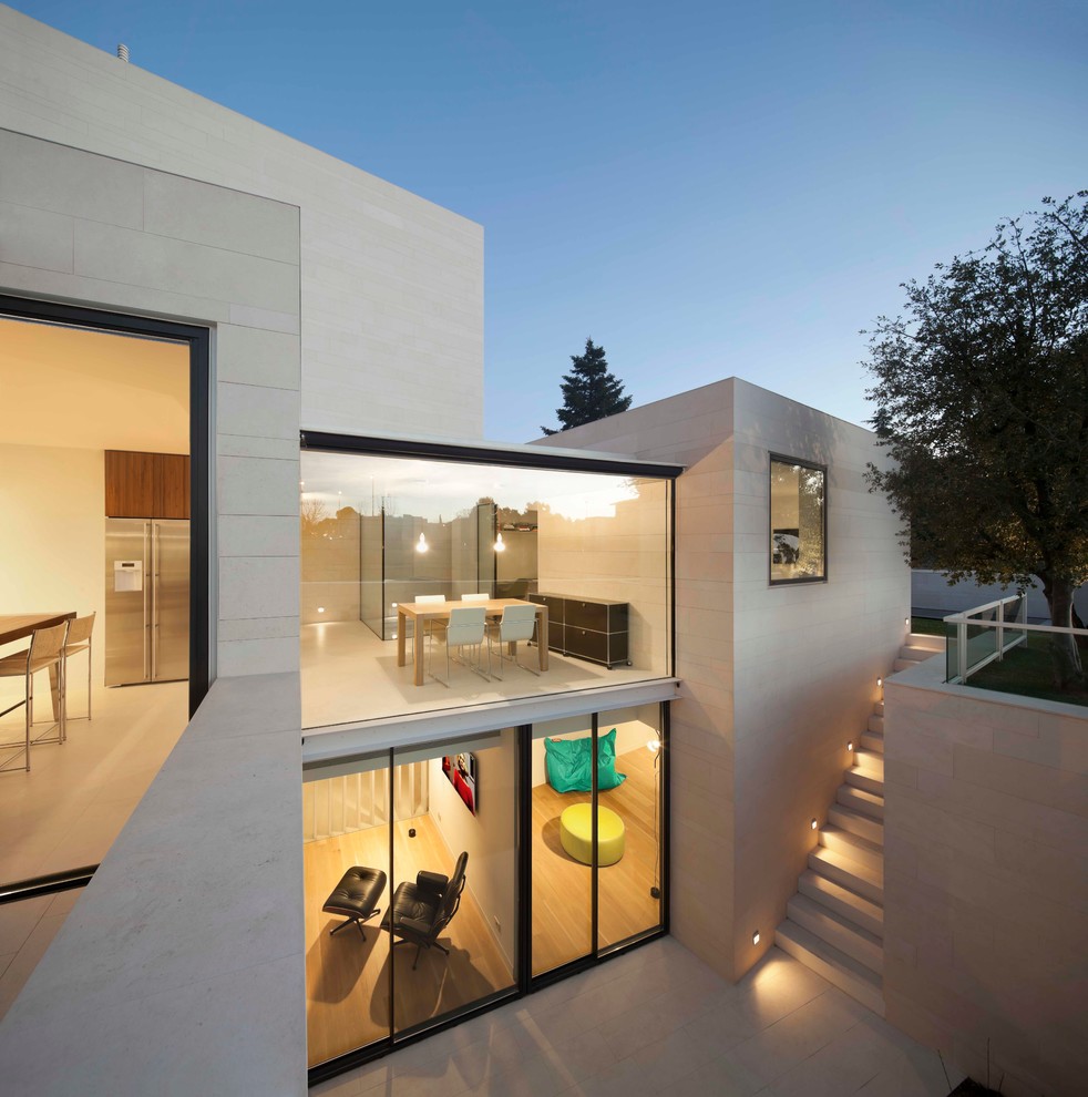 This is an example of a contemporary exterior in Barcelona.
