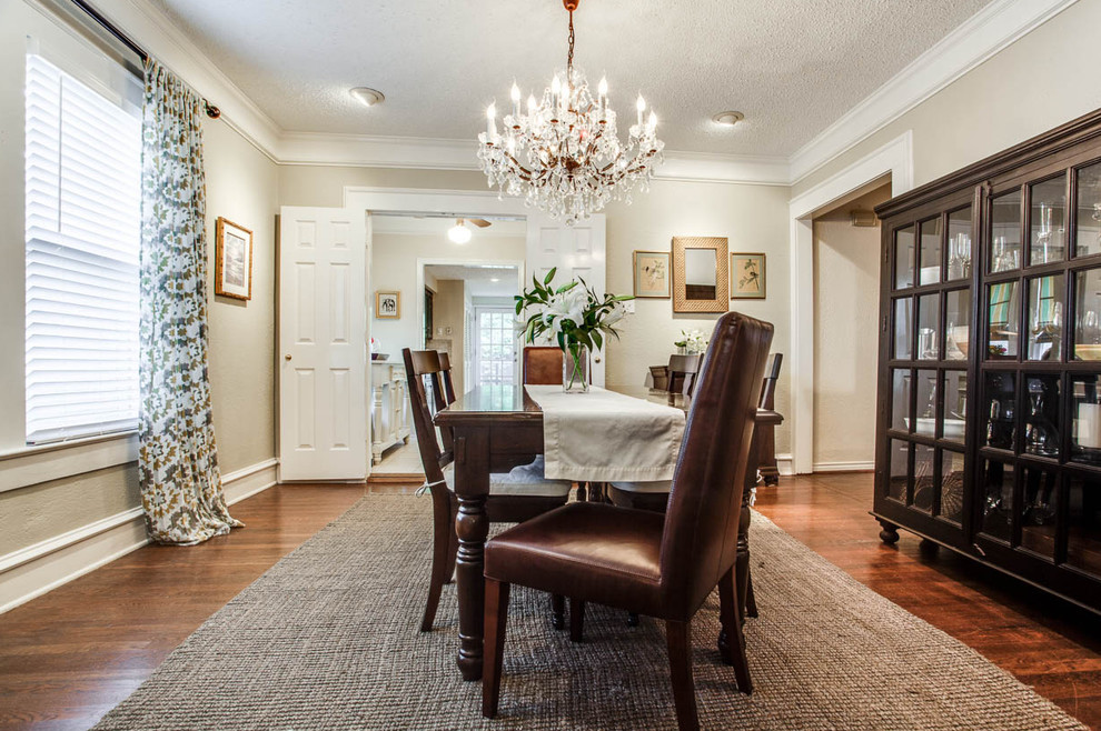 Photo of a transitional dining room in Orange County.
