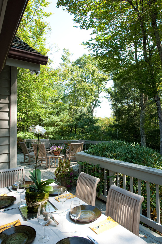 Design ideas for a traditional deck in Charlotte with no cover.