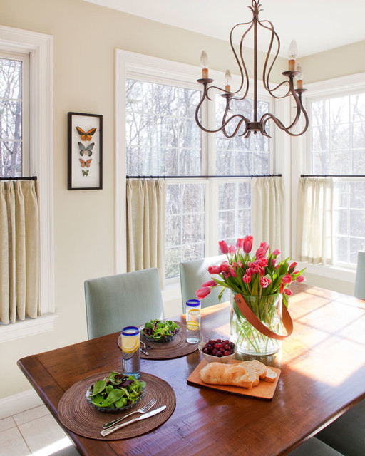 KMIDesign New England Family Home Dining Room Table