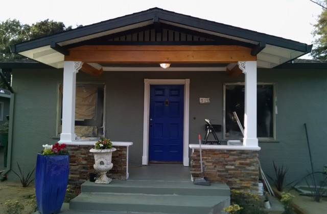 Front Entry klassisch-modern-veranda