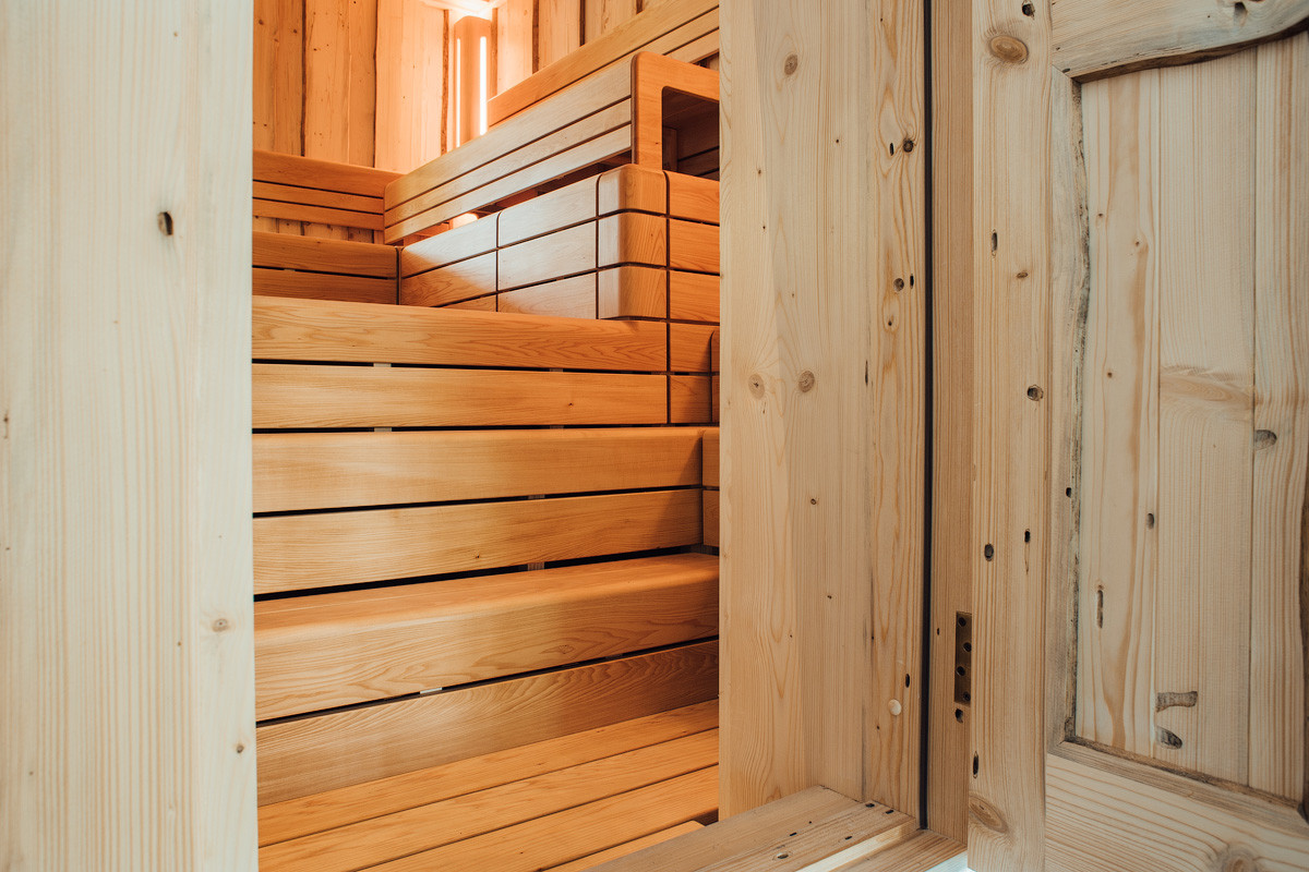 Порог входной двери в баню.