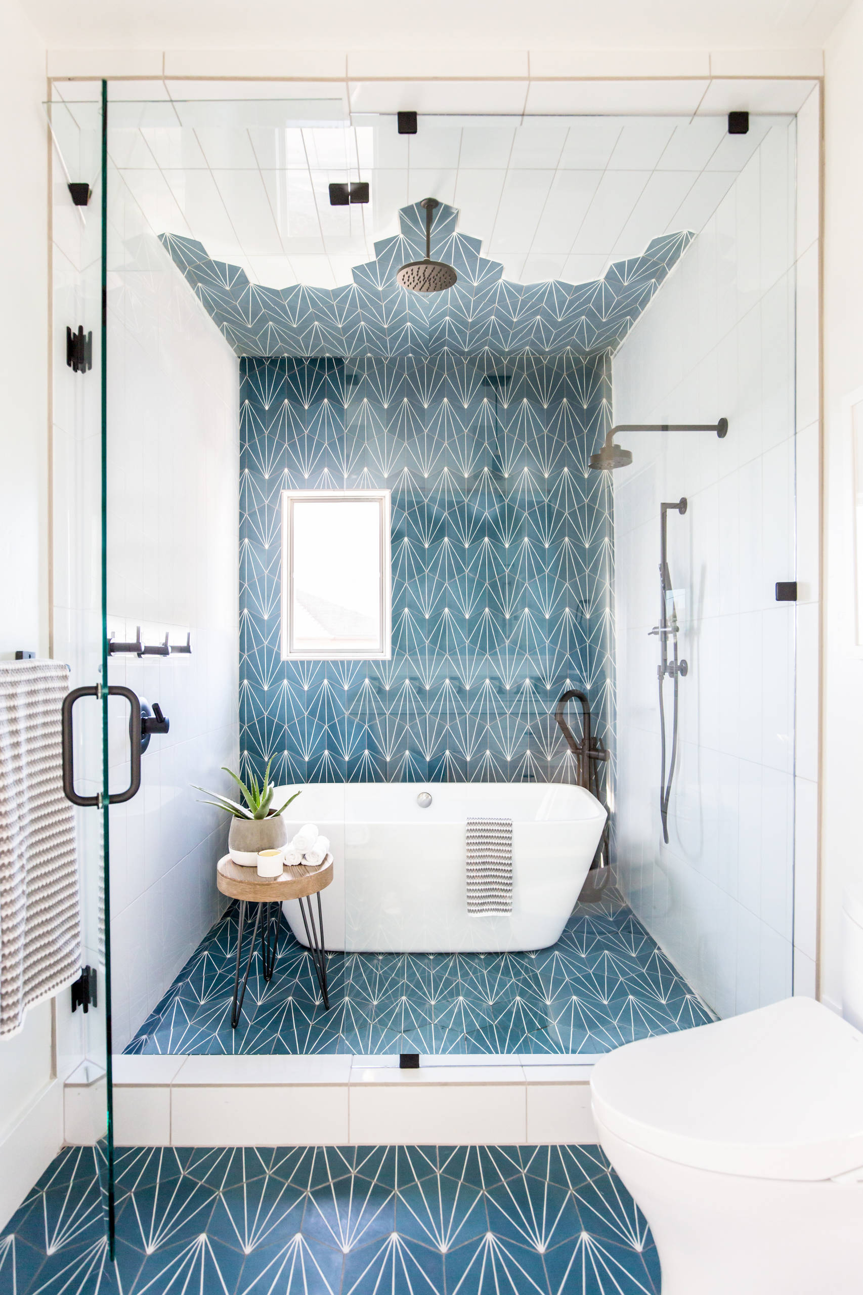 75 Blue Tile Bathroom Ideas You'll Love - January, 2026 | Houzz, image size:1706x2560