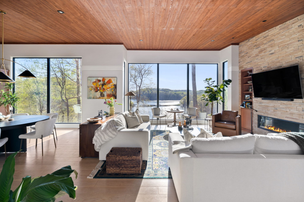 New Build: Lake Pointe Residence