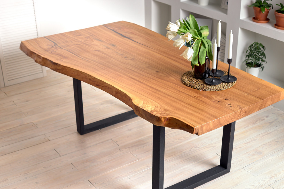 Обеденный стол из слэба карагача