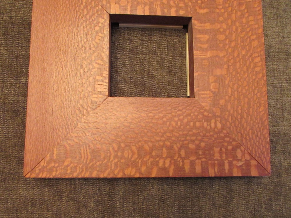 How to fix gaps in mitered edge of picture frame