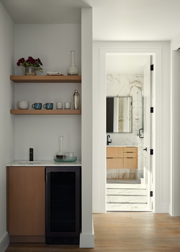 Home bar - contemporary home bar idea in Philadelphia